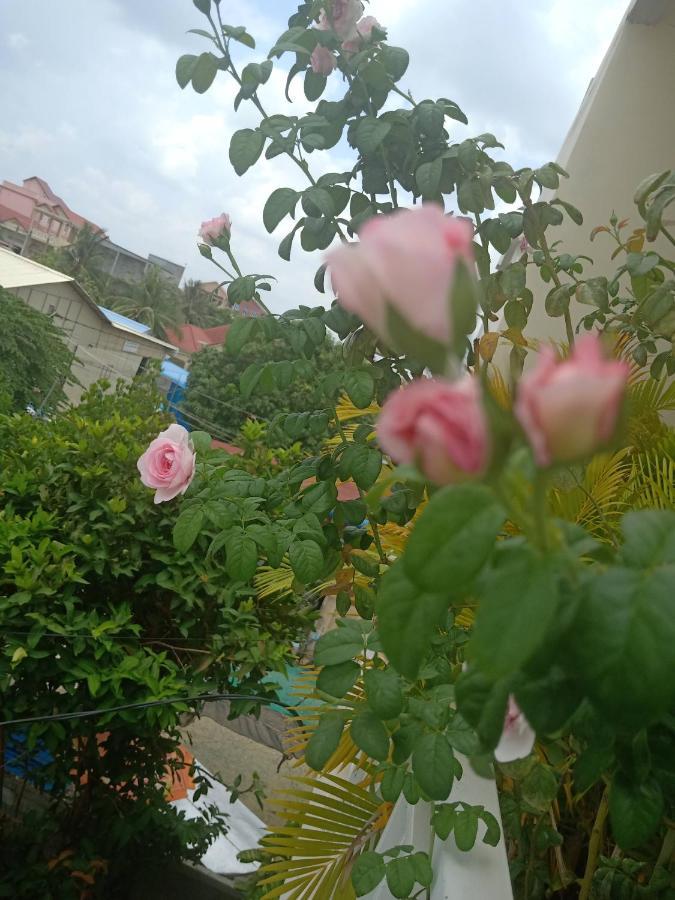 לינה וארוחת בוקר פנום פן Kol House מראה חיצוני תמונה